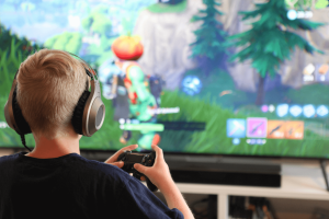 is fortnite appropriate for 10 year-olds